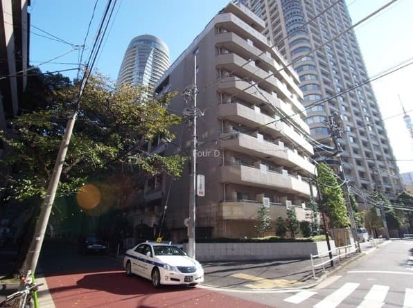 東京都港区虎ノ門３